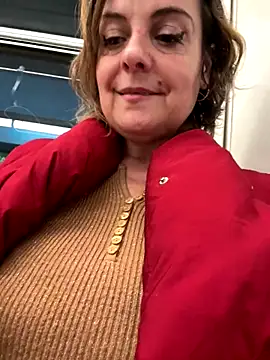 Snapshot of Sunbelxx chatting on November 2025 12:48:02 PM Sunbelxx online show from November 2025 12:48:02 PM