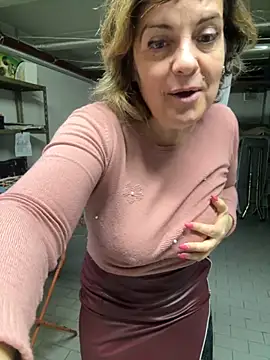 Snapshot of Sunbelxx chatting on November 2025 11:49:01 AM Sunbelxx online show from November 2025 11:49:01 AM