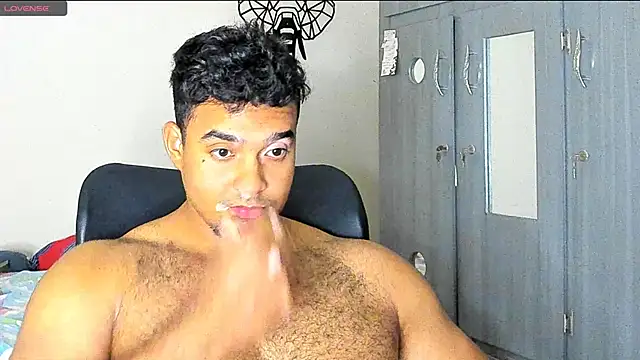 Snapshot of Big_furry_bear13 chatting on January 2025 04:59:01 AM Big furry bear13 online show from January 2025 04:59:01 AM