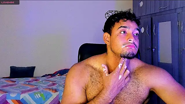 Snapshot of Big_furry_bear13 chatting on January 2025 06:14:01 AM Big furry bear13 online show from January 2025 06:14:01 AM