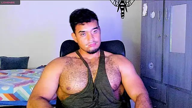 Snapshot of Big_furry_bear13 chatting on January 2025 09:17:01 AM Big furry bear13 online show from January 2025 09:17:01 AM