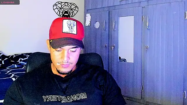 Snapshot of Big_furry_bear13 chatting on February 2025 09:43:01 AM Big furry bear13 online show from February 2025 09:43:01 AM