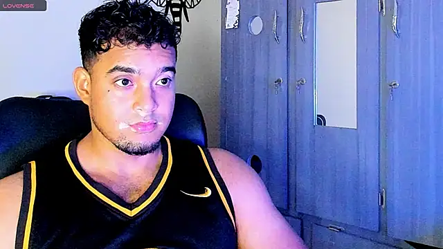 Snapshot of Big_furry_bear13 chatting on February 2025 06:22:02 AM Big furry bear13 online show from February 2025 06:22:02 AM
