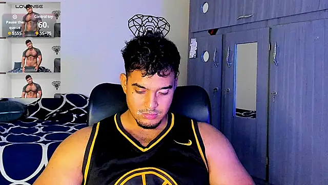 Snapshot of Big_furry_bear13 chatting on February 2025 04:39:01 AM Big furry bear13 online show from February 2025 04:39:01 AM