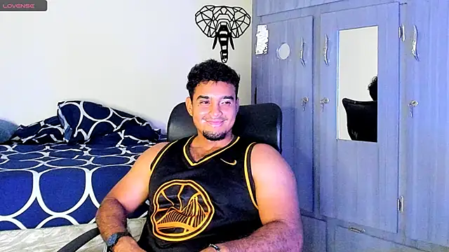 Snapshot of Big_furry_bear13 chatting on February 2025 07:53:02 AM Big furry bear13 online show from February 2025 07:53:02 AM
