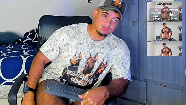 Snapshot of Big_furry_bear13 chatting on March 2025 09:57:01 AM Big furry bear13 online show from March 2025 09:57:01 AM