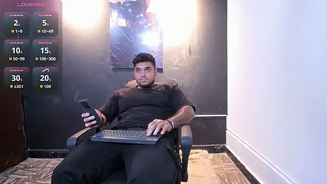 Big furry bear13 online show from February 2026 10:58:01 PM