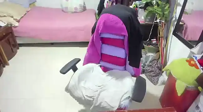 Mrs mommy  online show from January 2025 11:29:01 PM