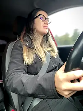 HotXMom online show from November 2025 06:34:01 AM