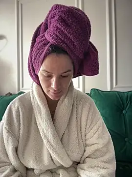 HotXMom online show from March 2026 01:35:02 PM