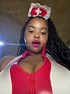 Snapshot of Linahlove chatting on February 2025 07:03:01 PM Linahlove online show from February 2025 07:03:01 PM