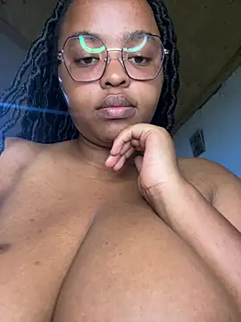 Snapshot of Linahlove chatting on March 2025 08:54:01 PM Linahlove online show from March 2025 08:54:01 PM