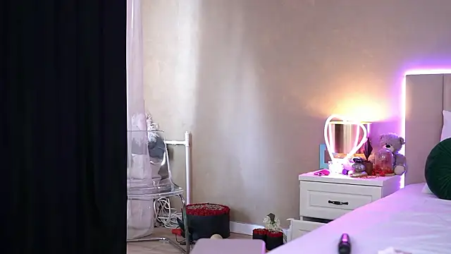 EvellineClaire online show from March 2026 12:22:01 PM