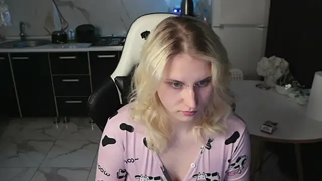 MertyXX online show from April 2026 09:04:02 PM