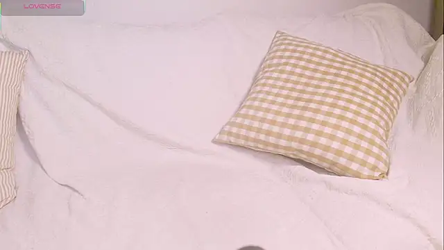 Snapshot of Embez-Damdang chatting on March 2025 09:05:02 PM Embez-Damdang online show from March 2025 09:05:02 PM