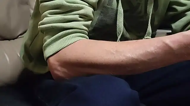 Snapshot of brenzs chatting on November 2025 05:56:02 PM brenzs online show from November 2025 05:56:02 PM