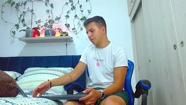 flint ryan online show from April 2026 08:20:02 PM