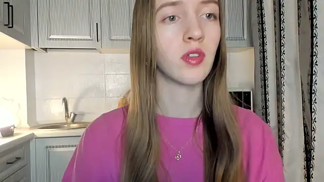 Snapshot of leslie_my_lovee chatting on December 2025 07:18:01 PM leslie my lovee online show from December 2025 07:18:01 PM