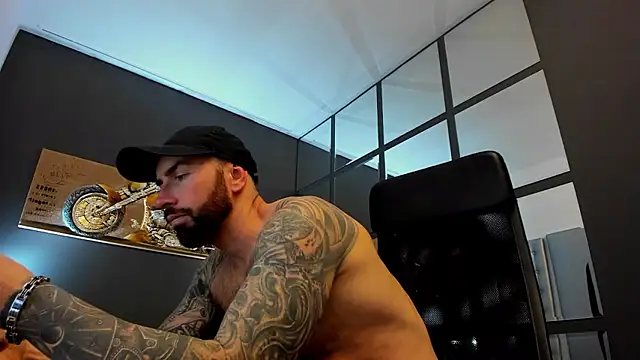 AronGrant online show from December 2024 11:01:01 AM