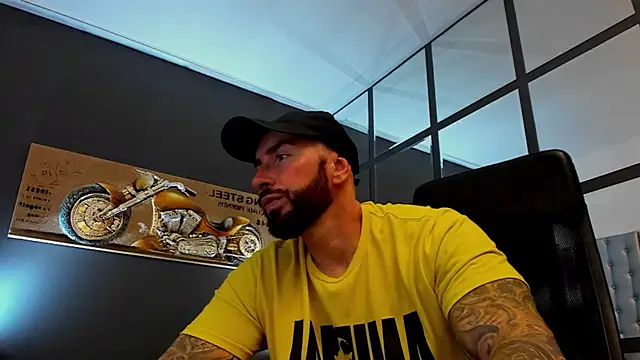 Snapshot of AronGrant chatting on July 2026 08:41:01 AM AronGrant online show from July 2026 08:41:01 AM