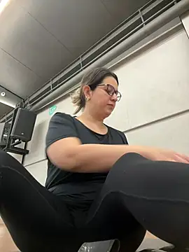 amooraaamoon online show from January 2026 01:59:02 PM