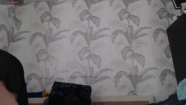 Snapshot of CamDiva113 chatting on June 2026 01:17:01 AM CamDiva113 online show from June 2026 01:17:01 AM
