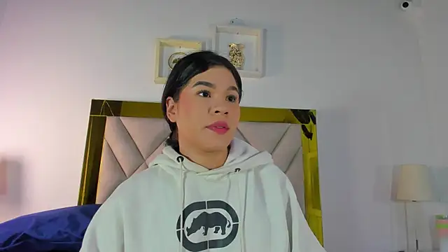 nicole grace0 online show from October 2025 12:03:01 PM