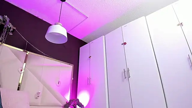 Snapshot of April_bowie chatting on December 2025 11:28:02 AM April bowie online show from December 2025 11:28:02 AM