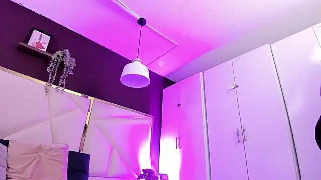 Snapshot of April_bowie chatting on February 2026 11:59:01 AM April bowie online show from February 2026 11:59:01 AM