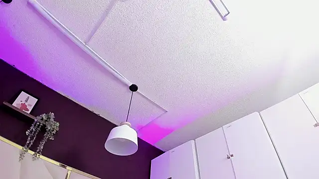 Snapshot of April_bowie chatting on February 2026 12:02:01 PM April bowie online show from February 2026 12:02:01 PM