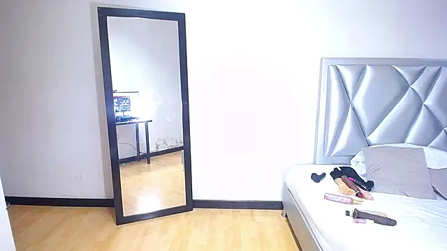 exotic karmella online show from December 2024 10:28:01 PM