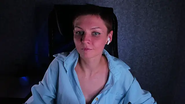 -danae- online show from April 2026 12:25:02 AM