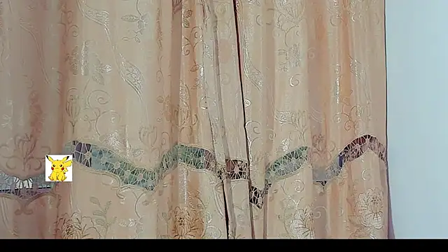 Snapshot of honey_skin chatting on December 2024 10:15:01 PM honey skin online show from December 2024 10:15:01 PM