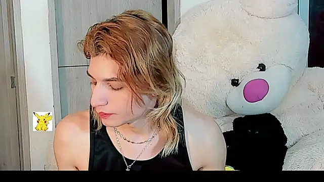 Snapshot of honey_skin chatting on December 2024 08:47:01 PM honey skin online show from December 2024 08:47:01 PM