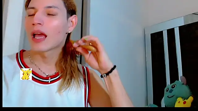 Snapshot of honey_skin chatting on February 2025 09:31:01 PM honey skin online show from February 2025 09:31:01 PM