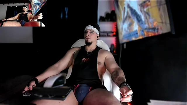 Snapshot of kingbear777 chatting on December 2024 04:50:01 PM kingbear777 online show from December 2024 04:50:01 PM