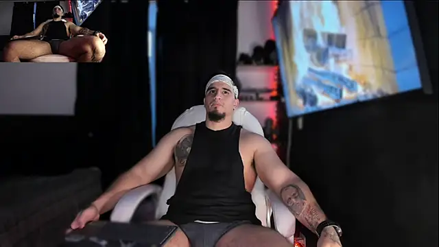 Snapshot of kingbear777 chatting on December 2024 08:11:01 PM kingbear777 online show from December 2024 08:11:01 PM