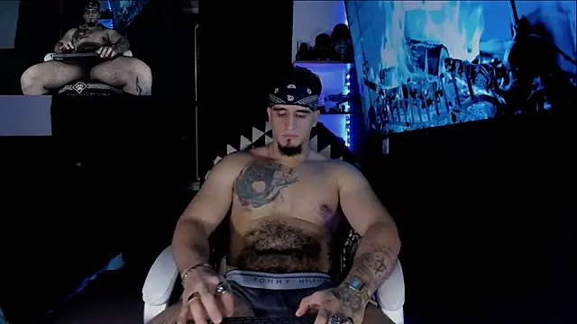 Snapshot of kingbear777 chatting on December 2024 07:22:01 PM kingbear777 online show from December 2024 07:22:01 PM