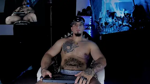 Snapshot of kingbear777 chatting on December 2024 01:36:02 AM kingbear777 online show from December 2024 01:36:02 AM