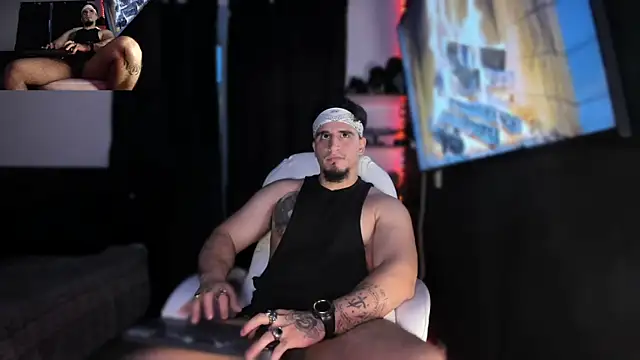 Snapshot of kingbear777 chatting on December 2024 01:34:01 AM kingbear777 online show from December 2024 01:34:01 AM