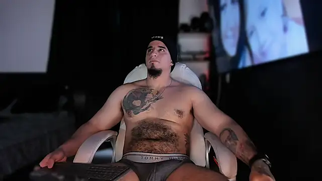 Snapshot of kingbear777 chatting on December 2024 06:17:02 PM kingbear777 online show from December 2024 06:17:02 PM