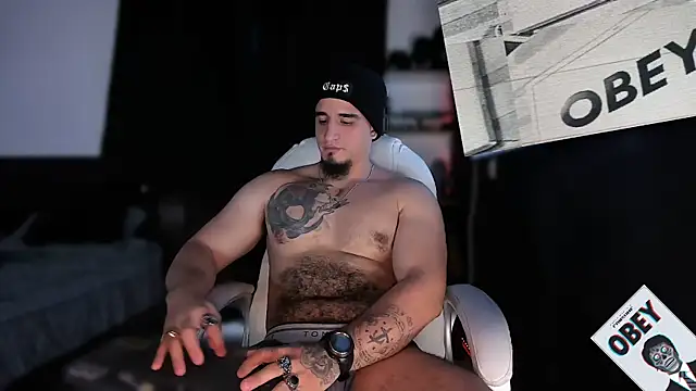 Snapshot of kingbear777 chatting on February 2025 10:11:01 PM kingbear777 online show from February 2025 10:11:01 PM