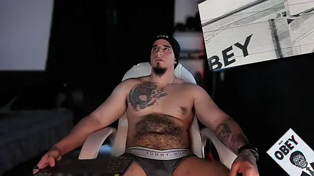 Snapshot of kingbear777 chatting on February 2025 01:14:01 AM kingbear777 online show from February 2025 01:14:01 AM