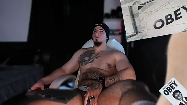 Snapshot of kingbear777 chatting on February 2025 02:21:01 PM kingbear777 online show from February 2025 02:21:01 PM