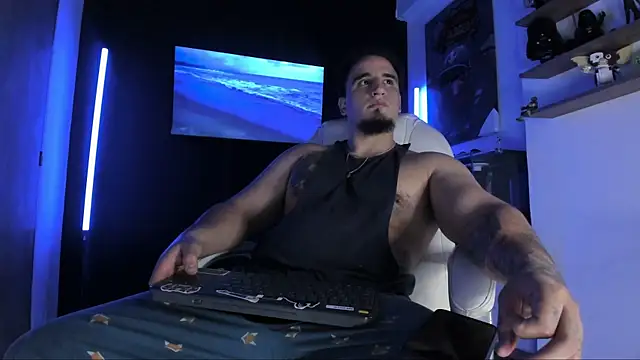 Snapshot of kingbear777 chatting on September 2025 10:43:01 PM kingbear777 online show from September 2025 10:43:01 PM