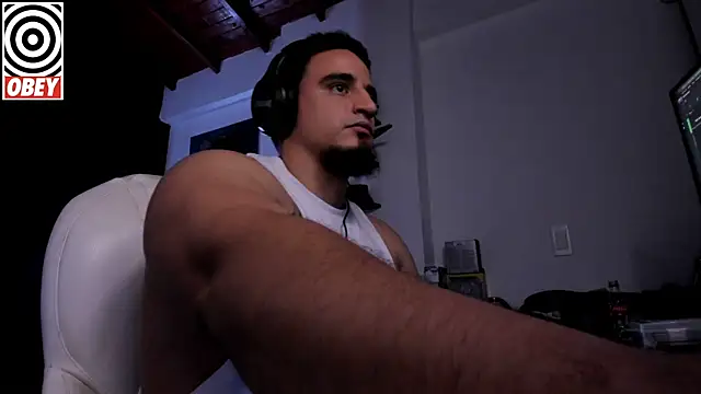 Snapshot of kingbear777 chatting on October 2025 12:11:01 PM kingbear777 online show from October 2025 12:11:01 PM