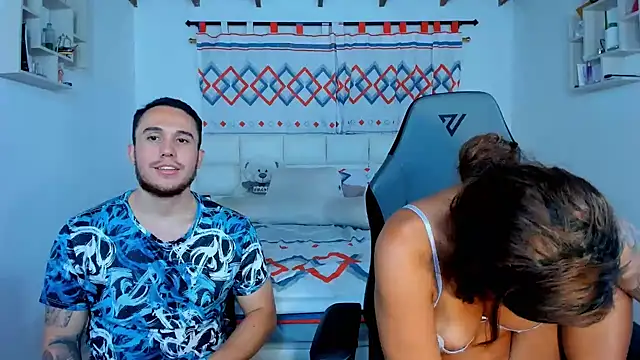 Snapshot of xxx_sweet_couple_ chatting on December 2024 06:19:02 AM xxx sweet couple online show from December 2024 06:19:02 AM