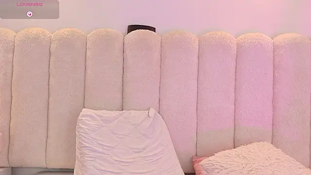 Snapshot of Mia_rom11 chatting on September 2025 12:49:02 PM Mia rom11 online show from September 2025 12:49:02 PM