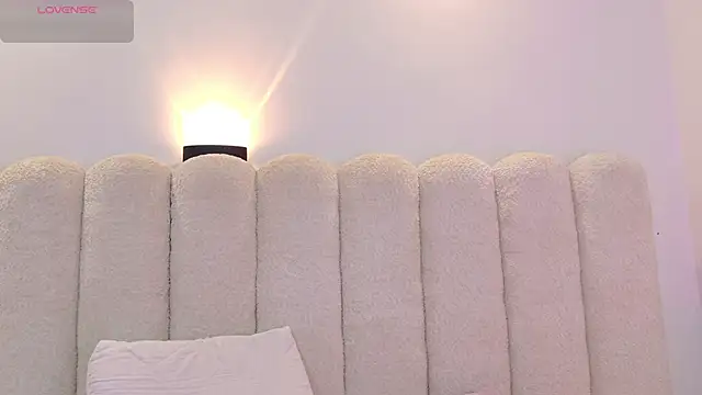 Snapshot of Mia_rom11 chatting on November 2025 12:02:02 PM Mia rom11 online show from November 2025 12:02:02 PM