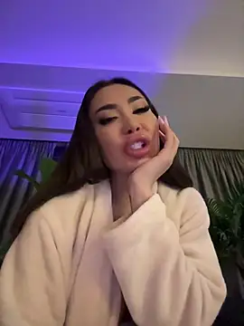 Snapshot of MissMooon chatting on December 2024 11:08:02 PM MissMooon online show from December 2024 11:08:02 PM